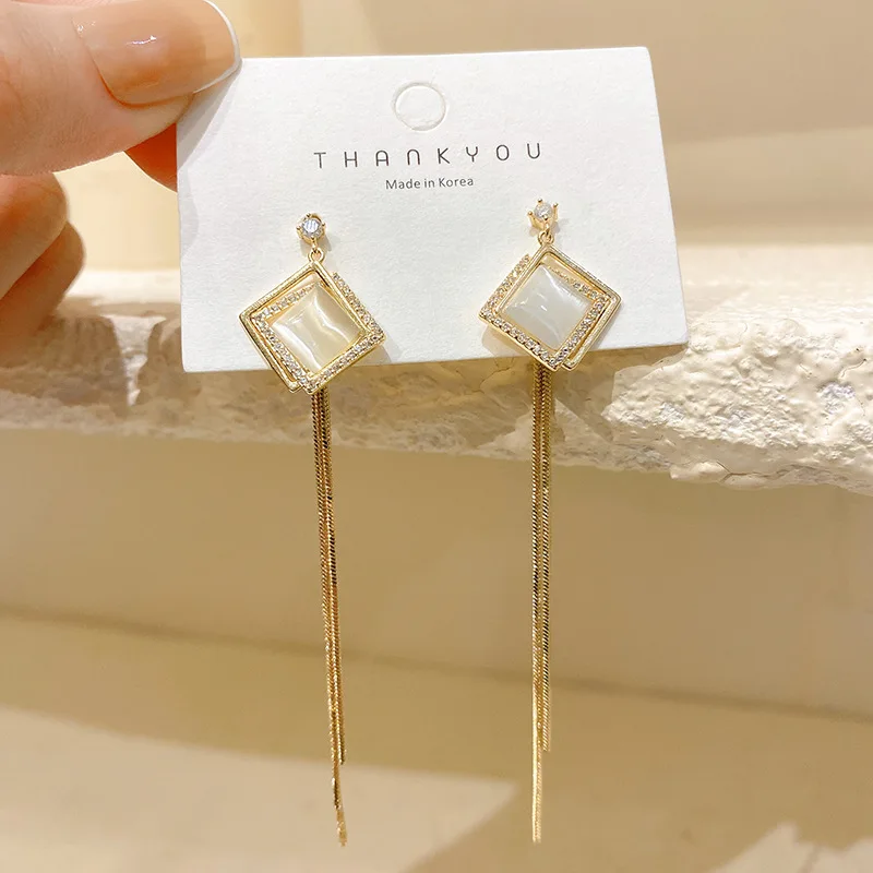 

Fashion retro long earrings female temperament opal square earrings cold wind tassel ear jewelry