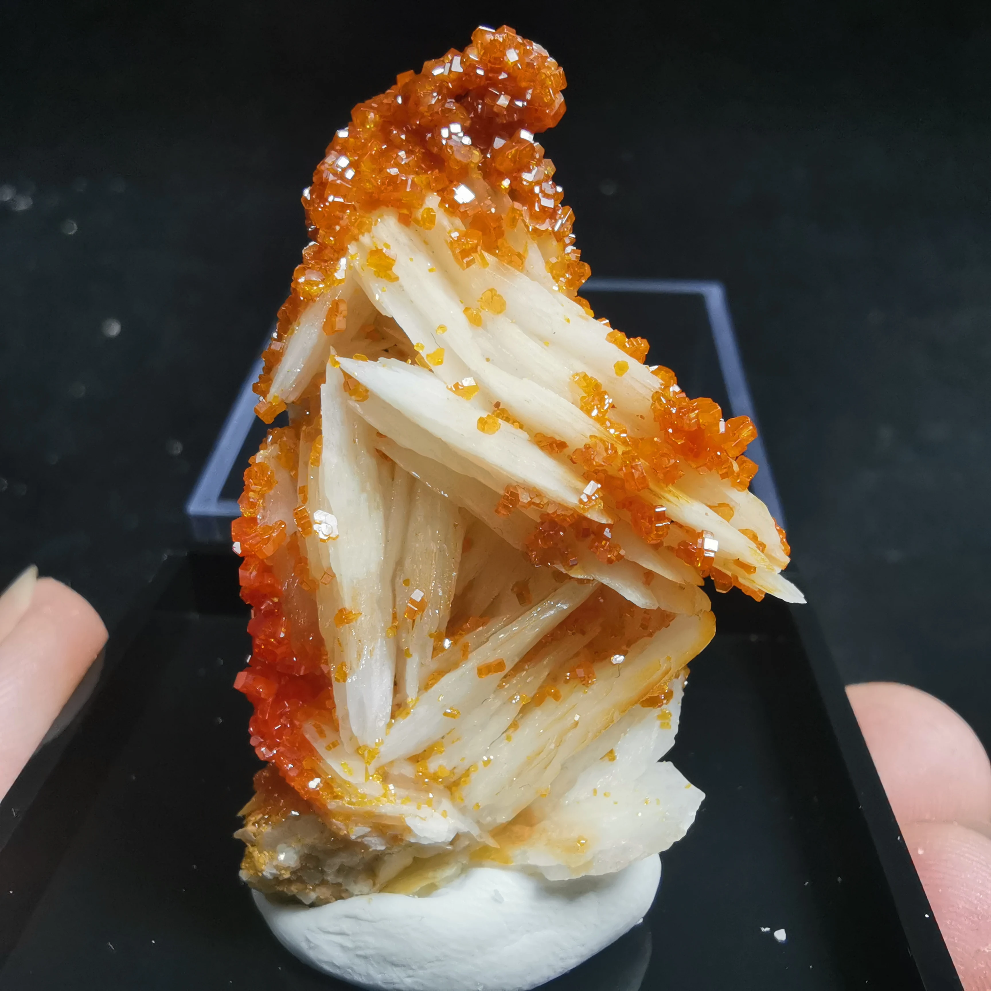 Натуральный высокого качества ванадиевая сталь свинцовая руда белый цветок