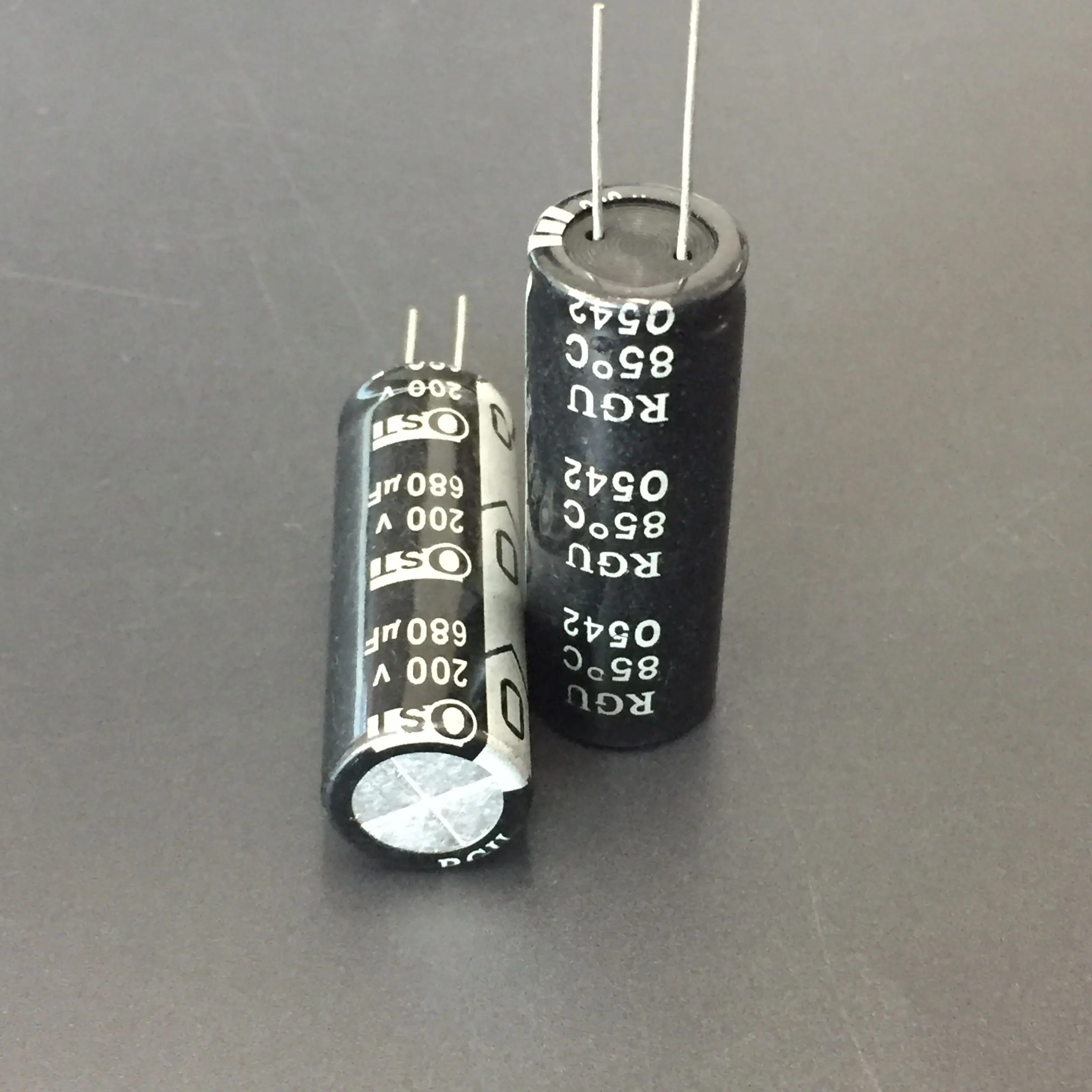 2 шт/10 шт 680 мкФ 200V OST RGU серии 18x51 мм 200V680uF алюминиевый электролитический