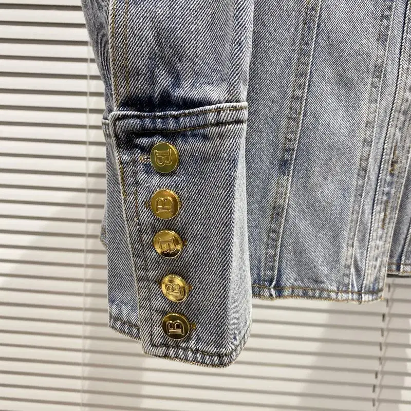 

Denim Blouse 2021 Spring Autumn New Letter Metal Buckle Shoulder Pad Washed Denim Shirt Refined Outdoor Shirts Tops for Women