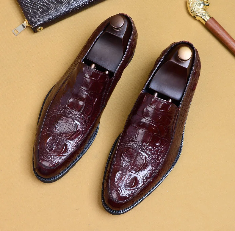 

2020 Crocodile Pattern Mens Loafer Genuine Leather Black Wine Red Slip On Men Dress Shoes Designer Shoes Wedding Formal Shoes
