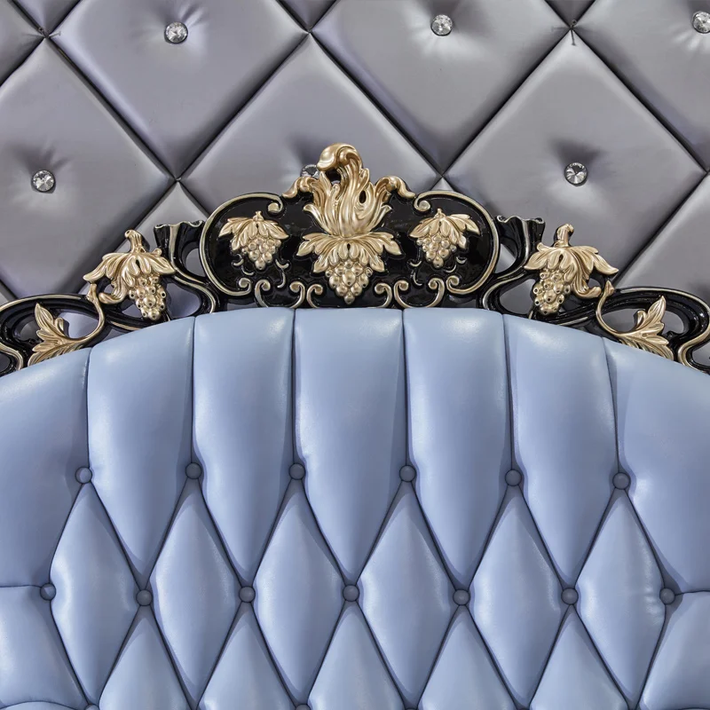 Мебель для спальни из дерева во французском стиле |