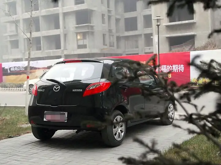 Части кузова задний номерной знак лампы для Mazda 2 хэтчбек