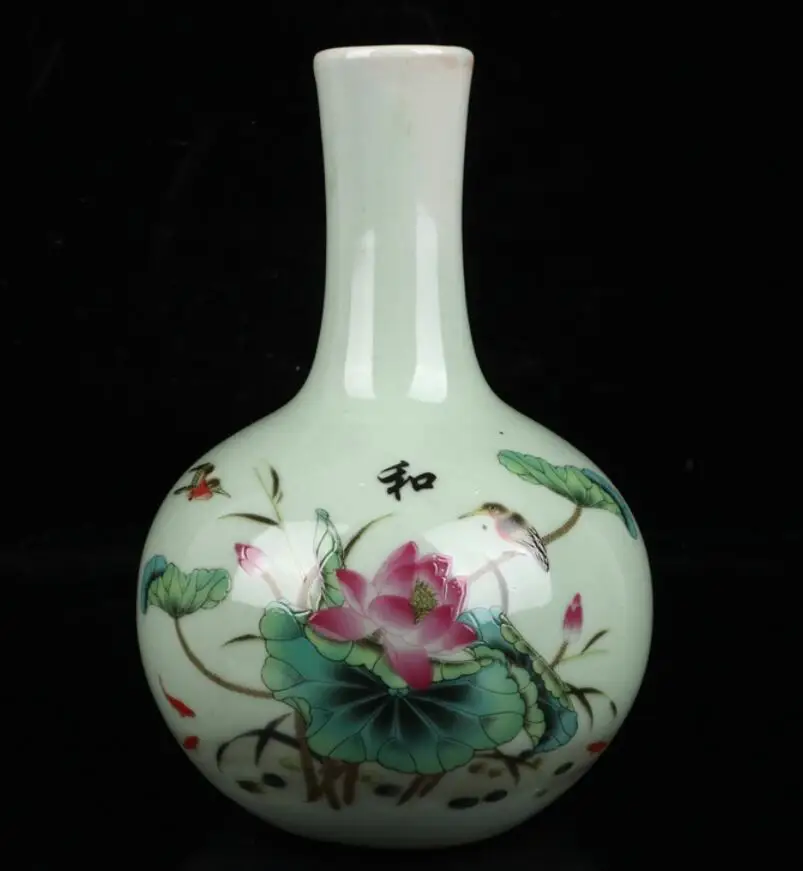 

China Pastel ceramic exquisite vase crafts statue