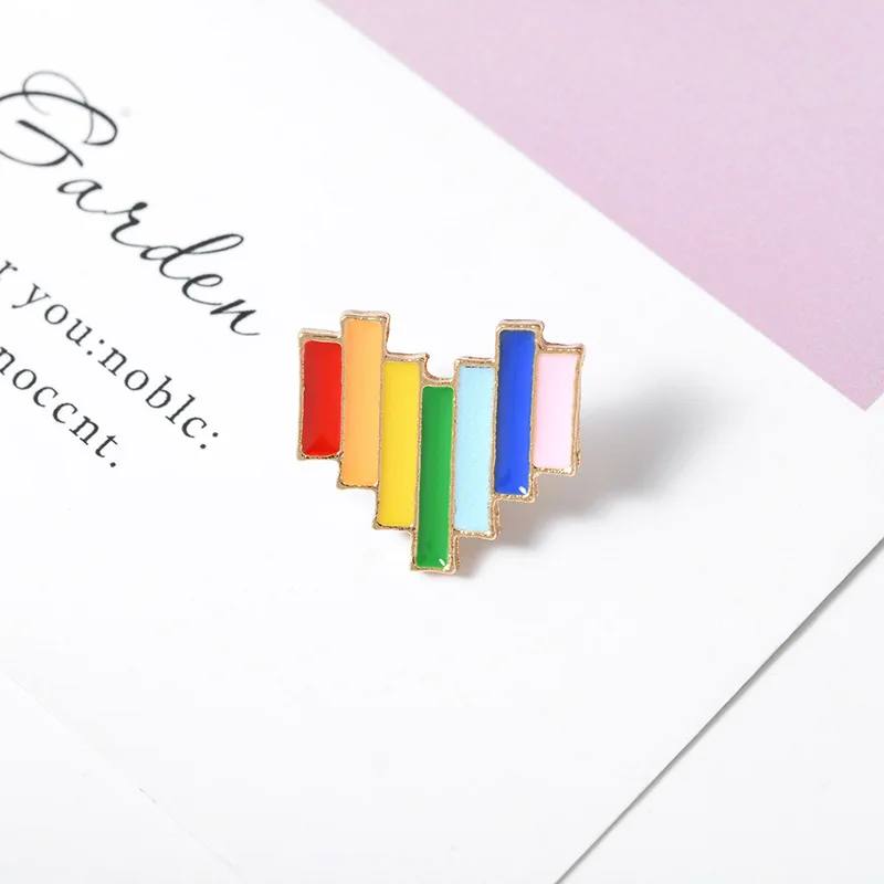 

1 piece cartoon badge personality creative rainbow love heart enamel alloy brooch, Valentine's Day confession costume decoration