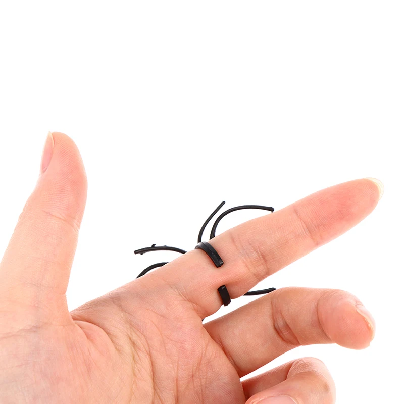 

10Pcs Halloween Decorative Spiders Small Black Plastic Fake Spider Ring Toys Novelty Funny Joke Prank Realistic Props
