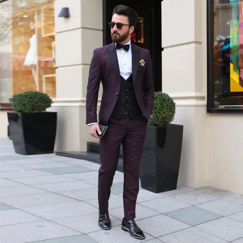 

Burgundy Three Pieces Men Suits Peaked Lapel Slim Fit Formal Tuxedos For Wedding Bridegroom Prom Blazers (Jacket+Pants+Vest)