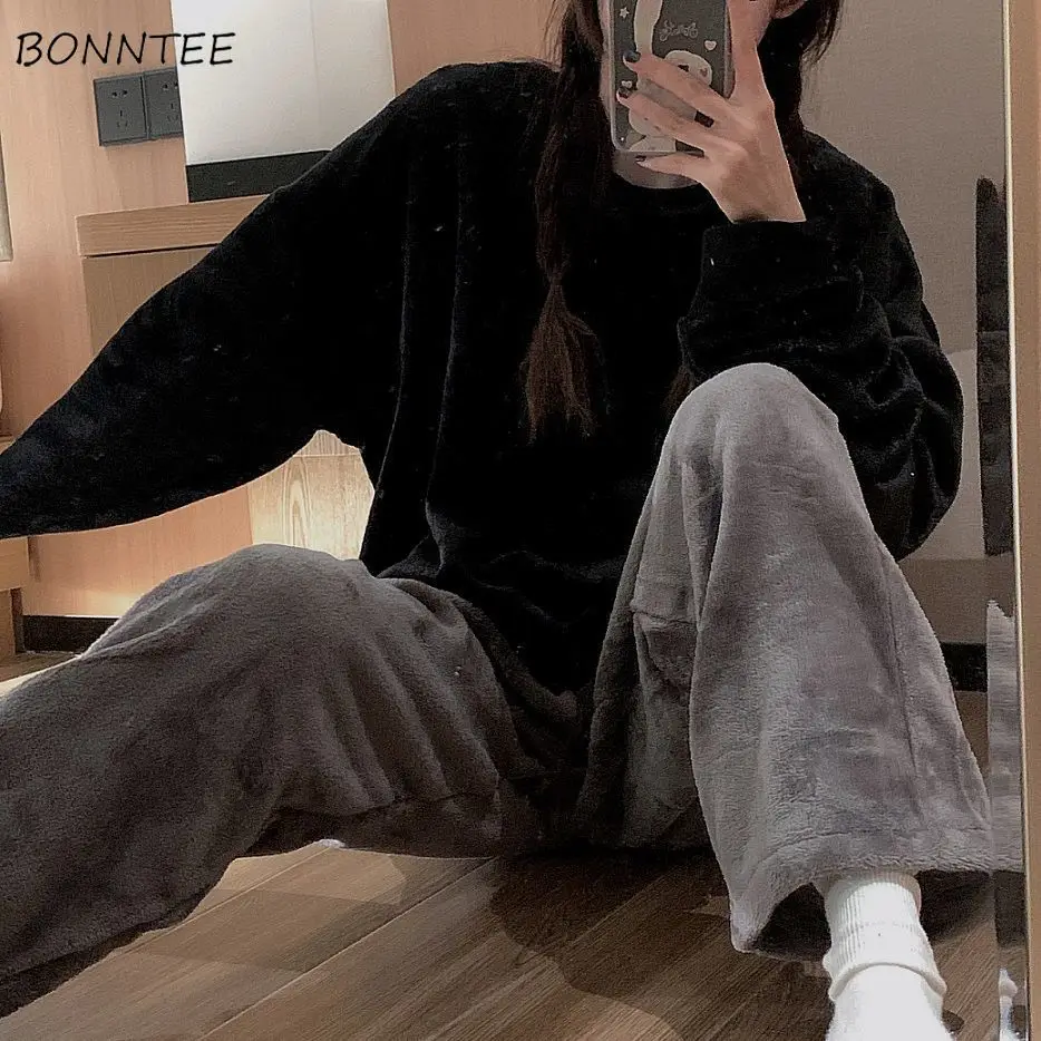 

Пижамный комплект Женский, однотонный, с круглым вырезом