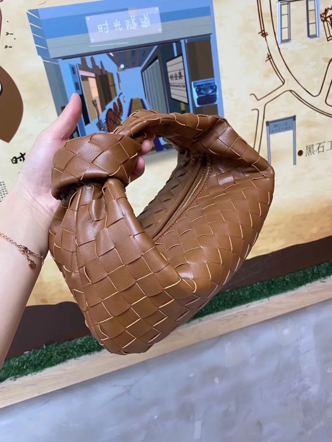 

Новинка 2021, Модная вязаная ручная женская сумка bv, кожаная сумка на одно плечо для подмышек и крупного рогатого скота