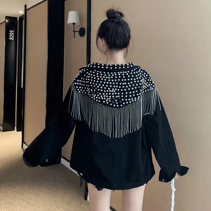 Женская джинсовая куртка с заклепками однобортная бахромой и отложным