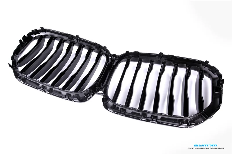 Однолинейная стильная яркая черная решетка для переднего бампера BMW X5 G05 |