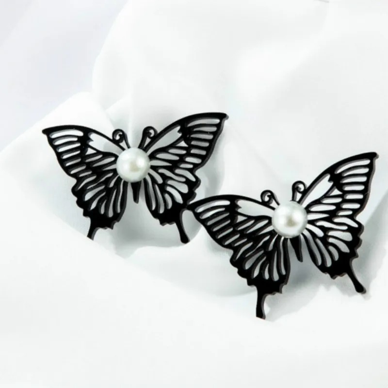 Акриловые черные большие серьги гвоздики с бабочками стероскопические модные