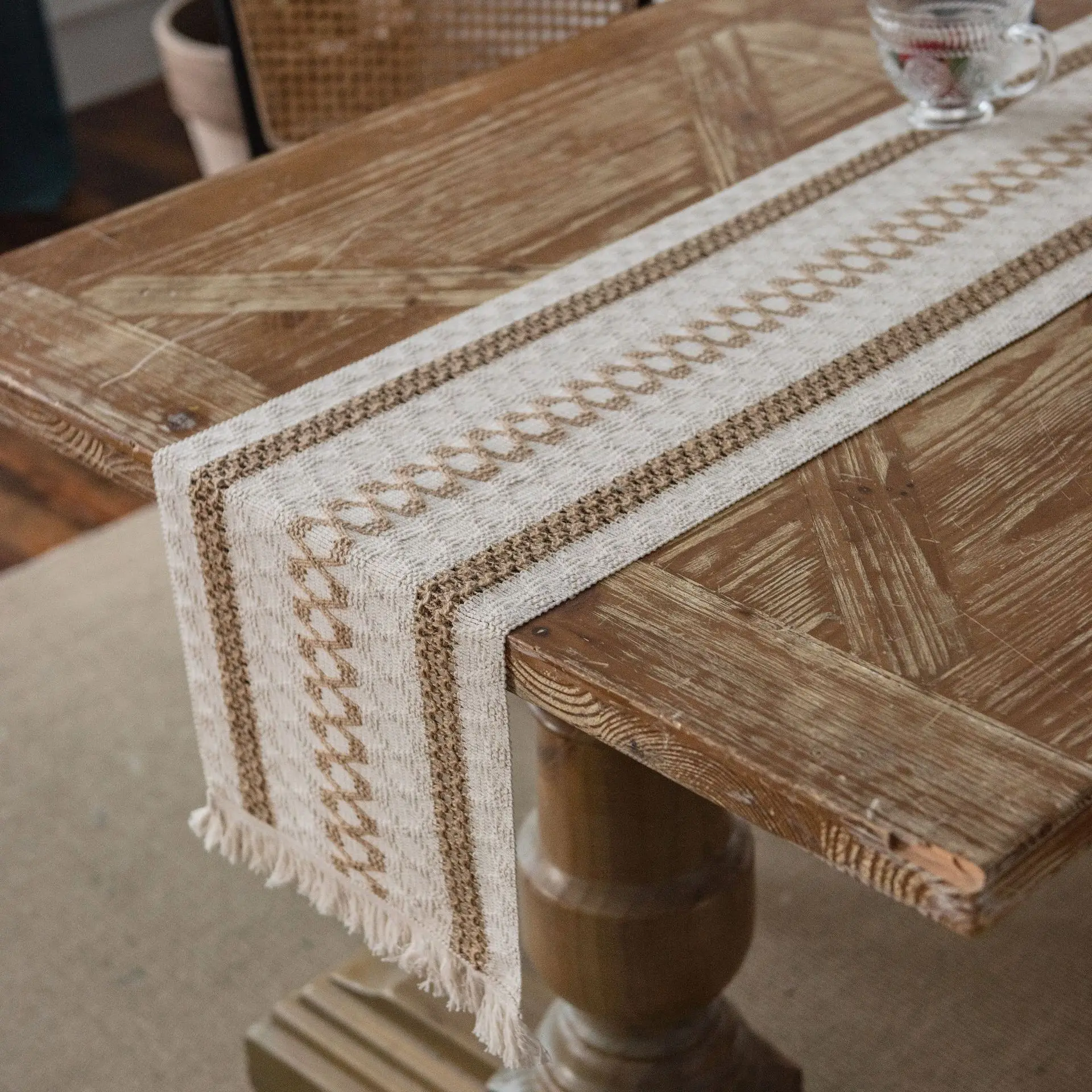 

Cotton Linen Table Runner Tablecloth For Table Wedding Decoration Striped Fringed Table Flag Home Stitching Woven Table Runner