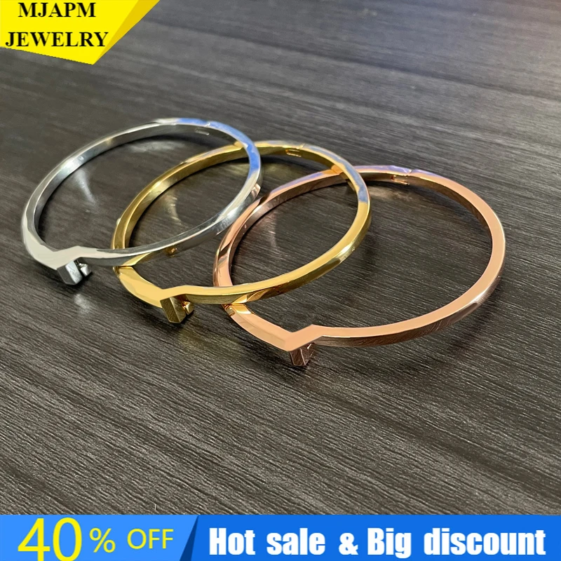 

Женский браслет в форме буквы т из серебра 100% пробы