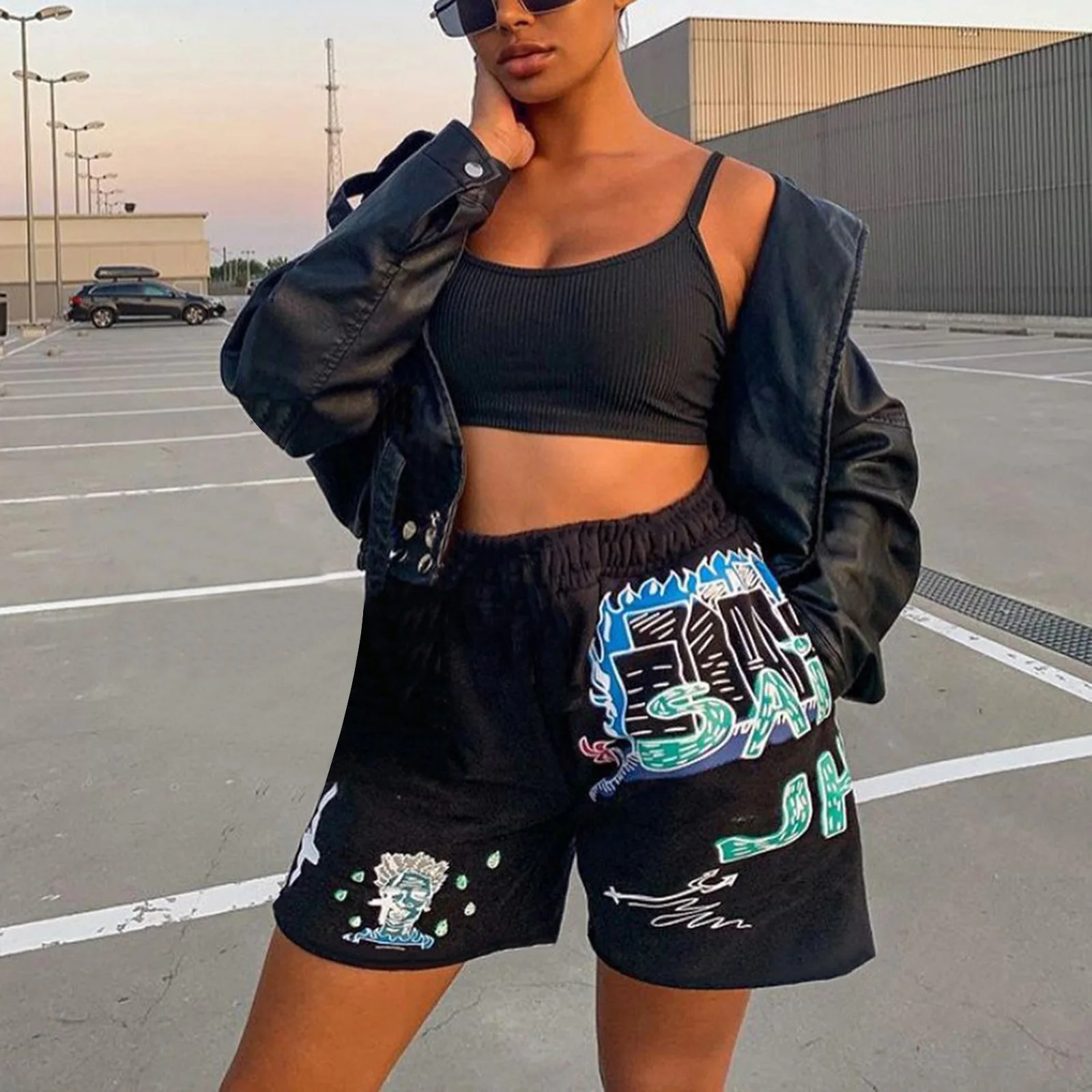 

Sports Shorts Women Elastic Loose Casual Knee Length Sweatpant 2021 New Fashion Graffiti Print Street Style Sweat Shorts Female