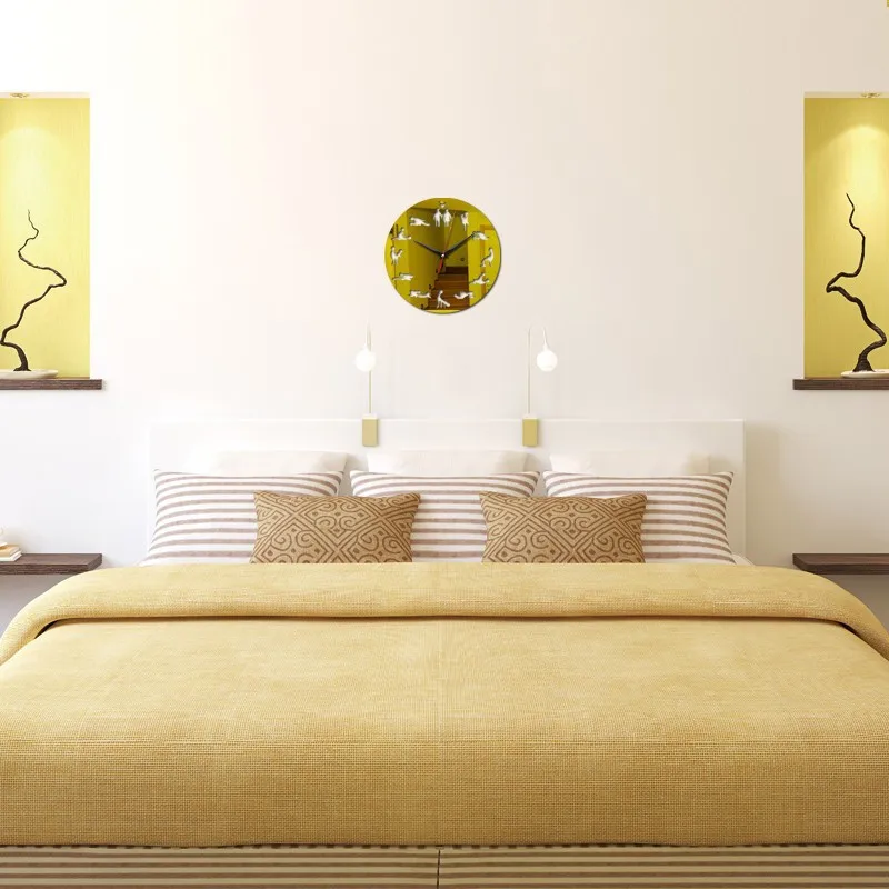 Часы наручные для взрослых настенные зеркальные бесшумные с клейкой