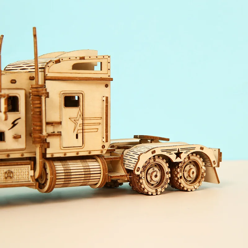 

DIY Wooden America Heavy Truck Model Building Kits 3D Puzzle Game Assembly Toy Gift for Children Adult 1:40