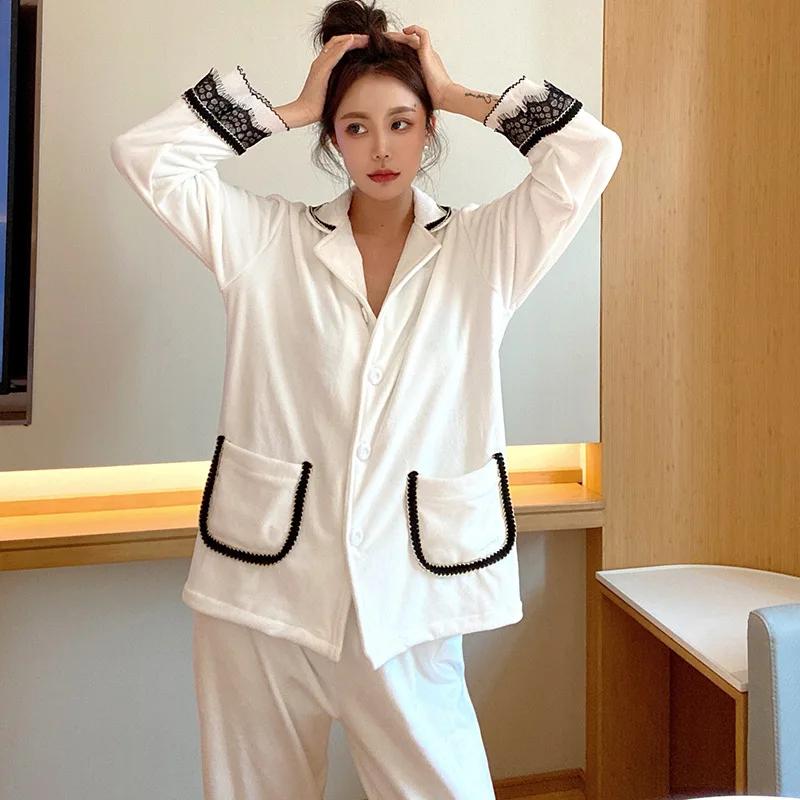 

Classic Vintage Lace Patchwork Pyjamas Suits 2PCS Sexy Island Velvet Sleepwear Autumn Winter Nightwear Cardigan Jammies Homewear