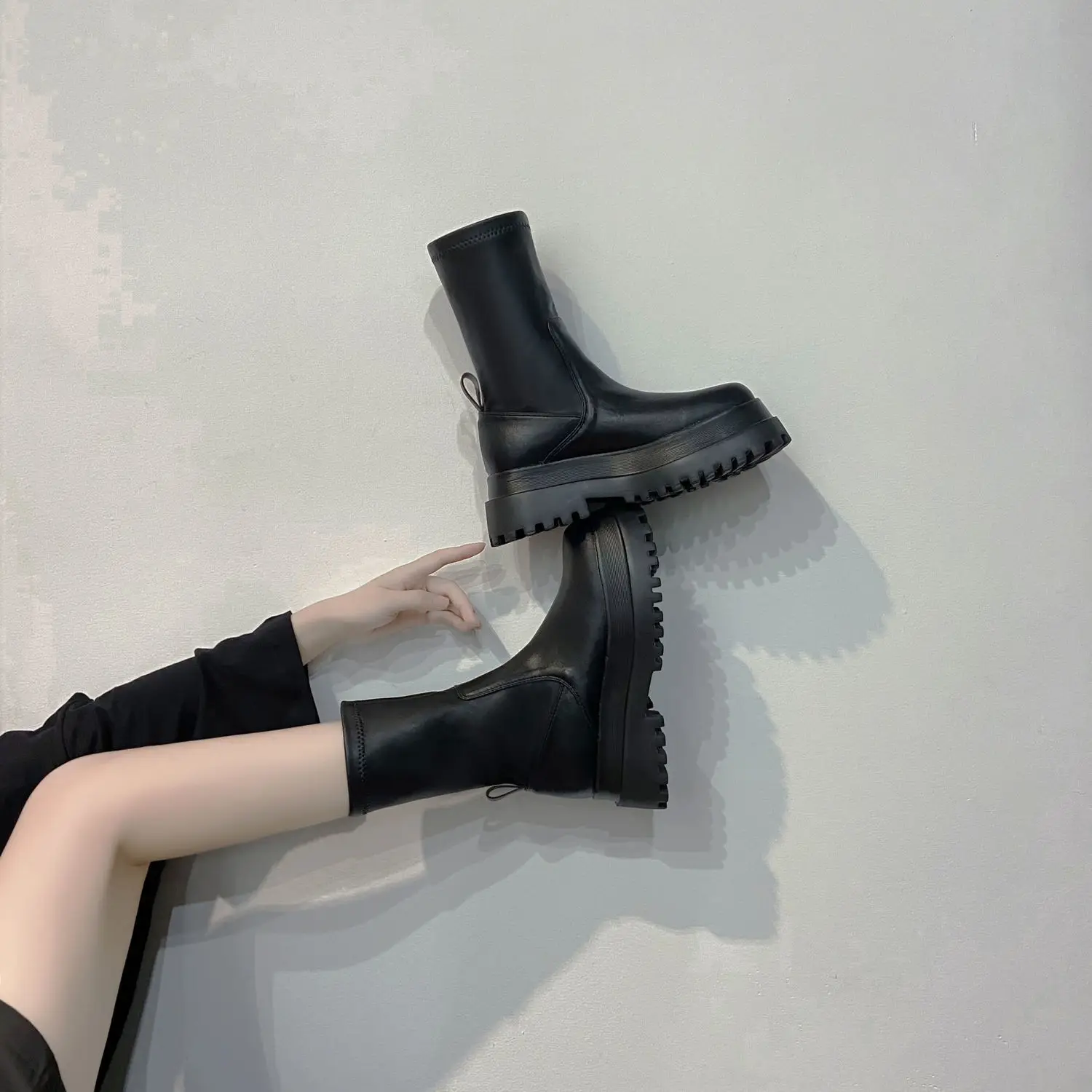 

Женские мотоциклетные ботинки на платформе и массивном каблуке, сапоги на молнии, женская уличная повседневная обувь для вечеринки, 2021