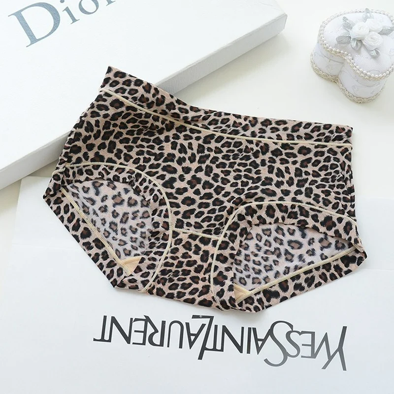 

2021 new ultra-thin milk silk mid-waist hip-hip leopard print underwear women's large size ice silk comfortable underwear