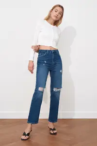 Trendyol рваные подробные высокое Bel Прямые джинсы TWOSS20JE0137
