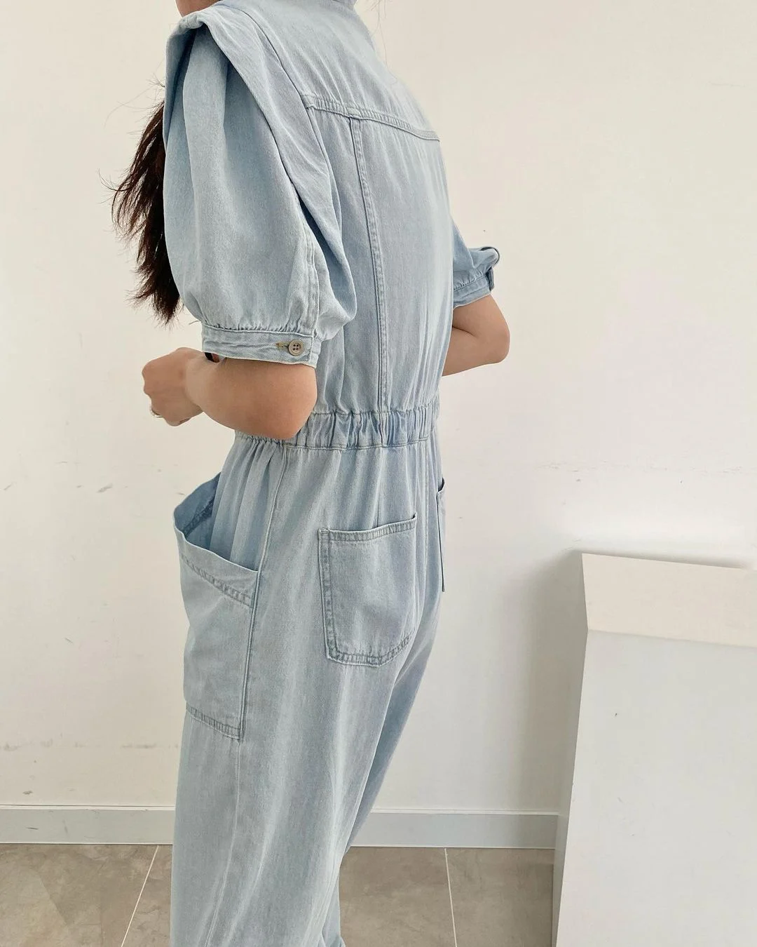 

Korejpaa Women Jumpsuits 2021 Summer Round Neck Bow Tie Single-Breasted Pleated Waist Short-Sleeved Washed Blue Denim Jumpsuit