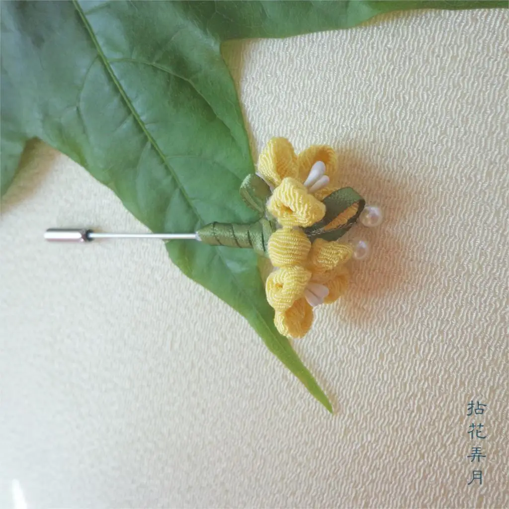 

Manual creative Japanese sen fret osmanthus brooch sweater silk scarves accessories accessories