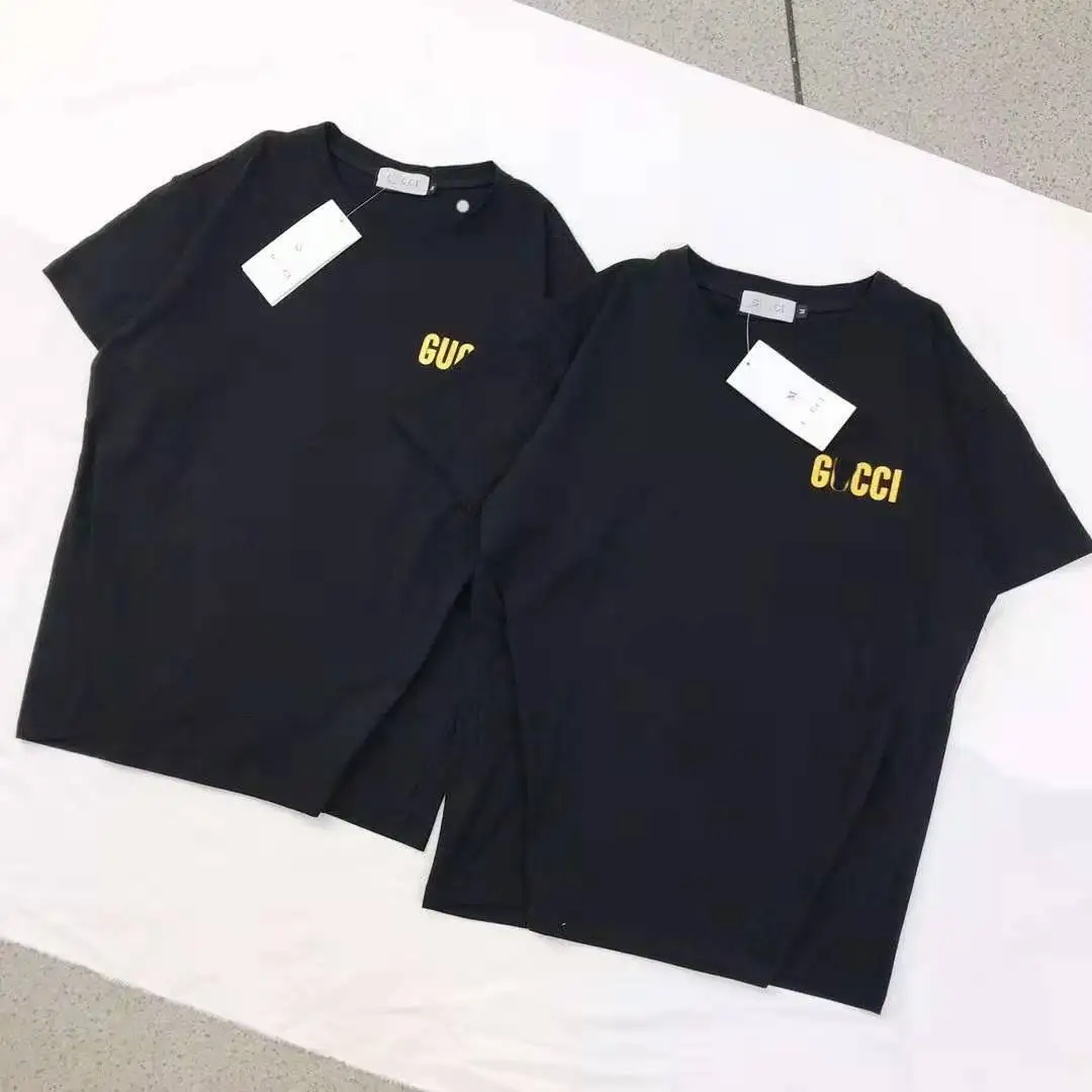 

2021s new popular logo gold letter couples fashion loose T-shirt men and women with INS fashion classic