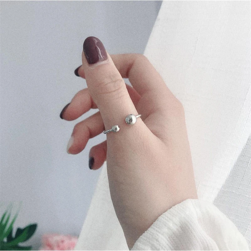 Минималистичные ассиметричные гладкие круглые кольца на палец серебряного
