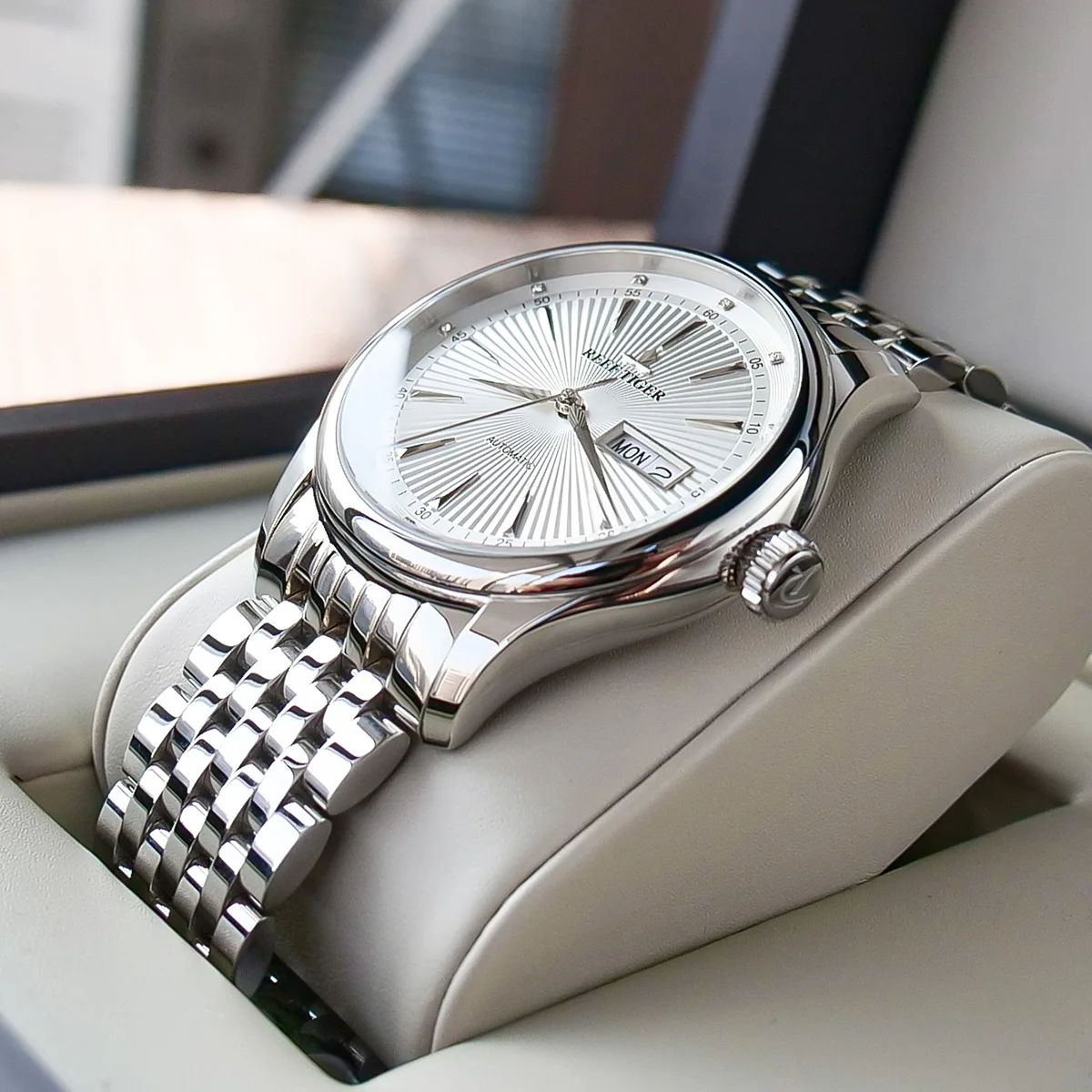 Мужские аналоговые автоматические часы с чёрным циферблатом из нержавеющей