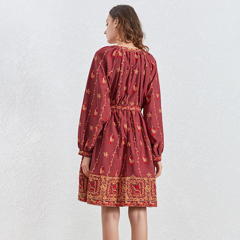 Платье-миди TWOTWINSTYLE с круглым вырезом длинными рукавами-фонариками и высокой