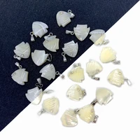 natural shell pendant bead jewelry carved dolphin shaped jewelry used to make jewelry diy necklace accessories charm wholesale