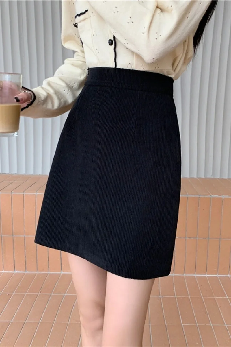 Женская Вельветовая юбка с завышенной талией черная универсальная