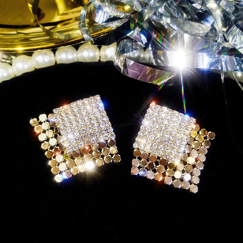 

FYUAN Shiny Geometric Stud Earrings for Women 2019 Bijoux Gold Silver Color Square Sequin Crystal Earrings Statement Jewelry