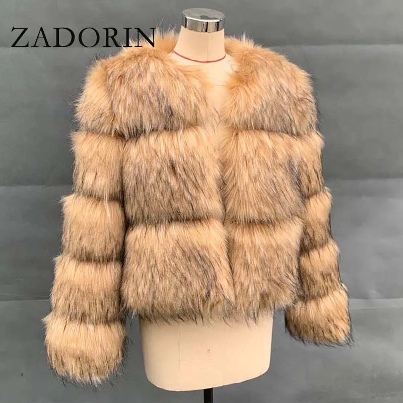 Фото Женская модная шуба ZADORIN из искусственного меха енота, роскошная короткая пушистая шуба из меха, женская зимняя плюшевая пушистая шуба для ж... №4
