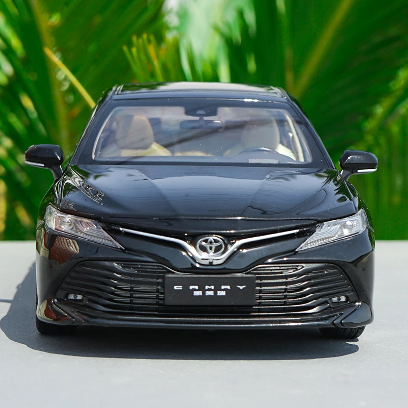 1:18 Toyota 8th Camry модель автомобиля из сплава статическая металлическая оригинальная