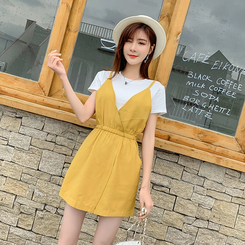 Женский комбинезон с V-образным вырезом на бретелях-спагетти завышенной талией |