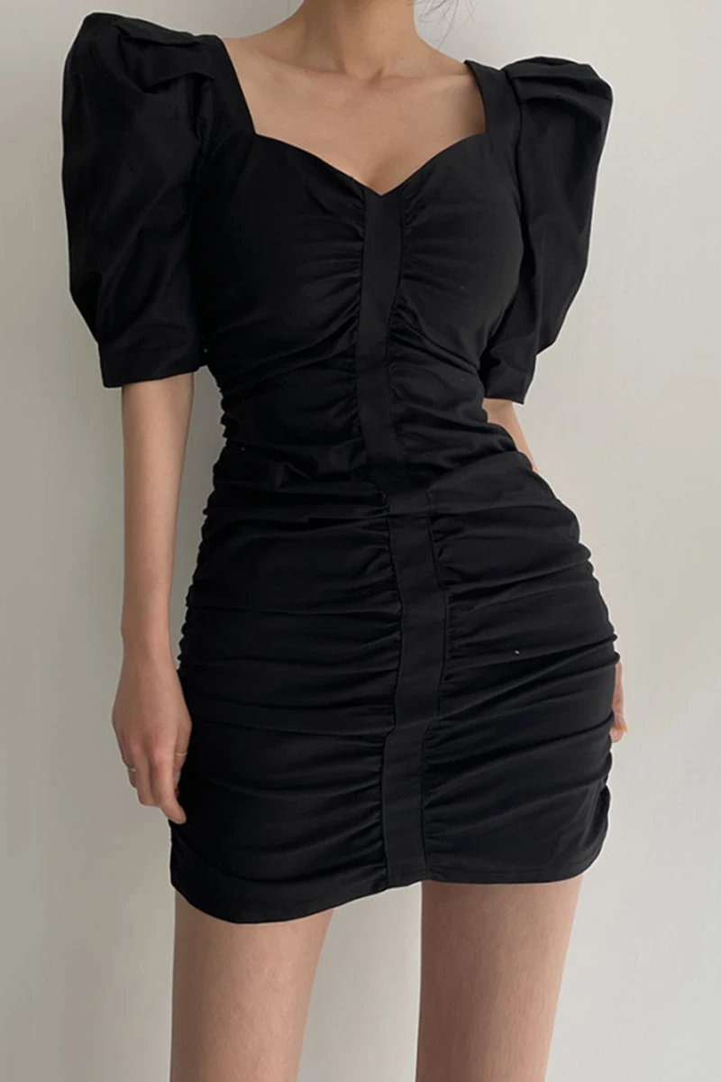 

Korean version of the French elegant square collar slim slimming folds, buttocks show figure, puff sleeve dress, short skirt