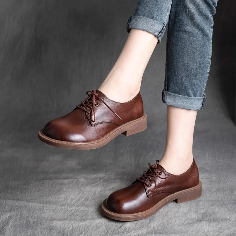 Лоферы женские кожаные на низком каблуке повседневные мягкие туфли из