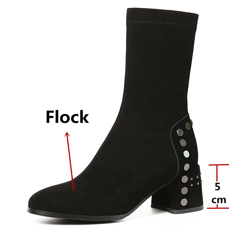 Женские высокие сапоги FEDONAS теплые из флока на высоком каблуке с заклепками для