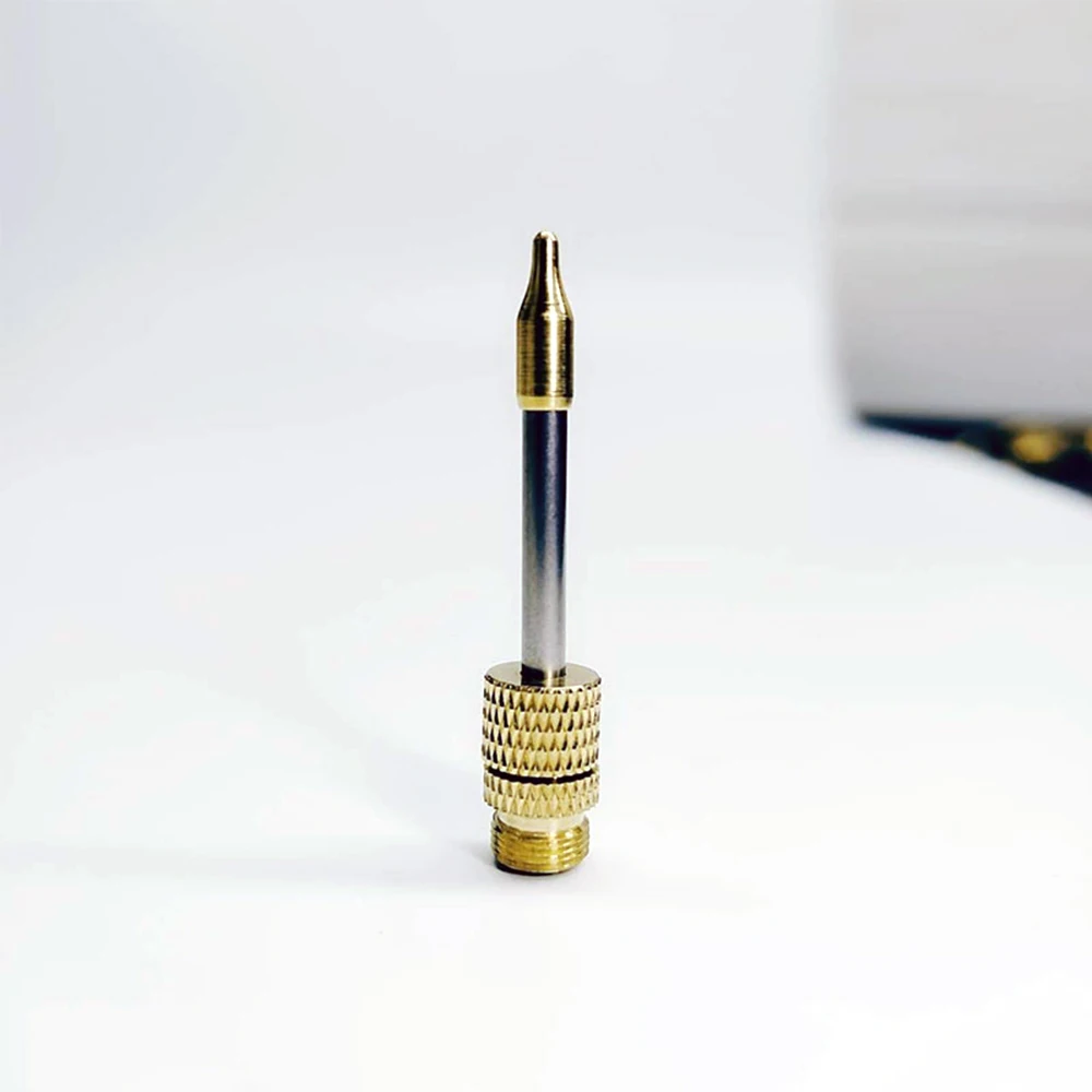 Наконечник паяльника со сменным внутренним сердечником и беспроводной зарядкой