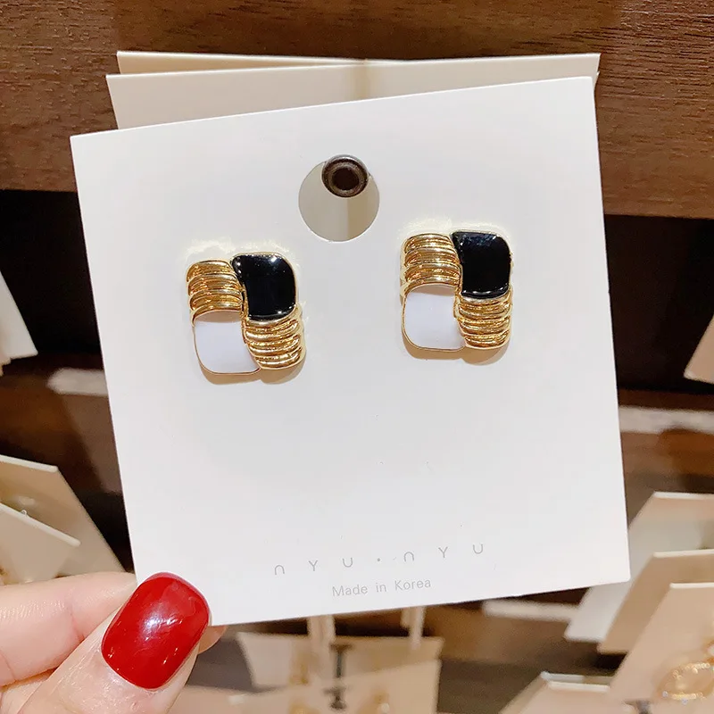 Винтажные черные и белые серьги гвоздики на пуговицах для женщин квадратные