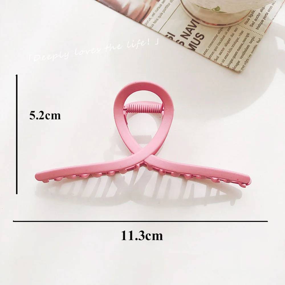 

Woman Colorful Matte Metal Hair Claws Hair Accessories Chic Barrettes Hairclips Hairpins Ladies Headwear Crab Clips