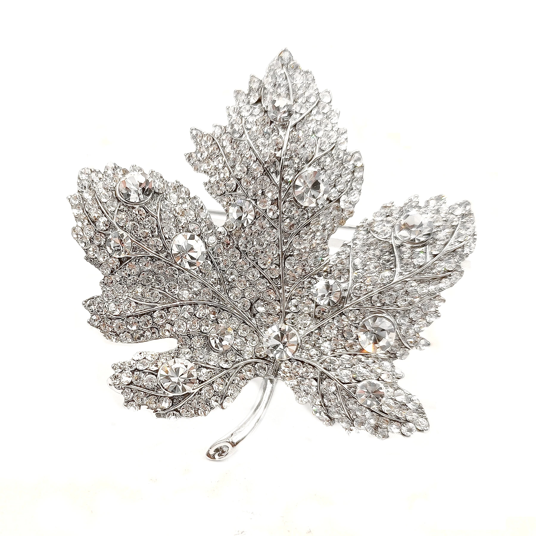 

Glitter Vintage Stylish Full Micro Pave Crystal Clear White Maple Leaf Brooches Pins Wedding Bridal Bouquet Boutique Accessory