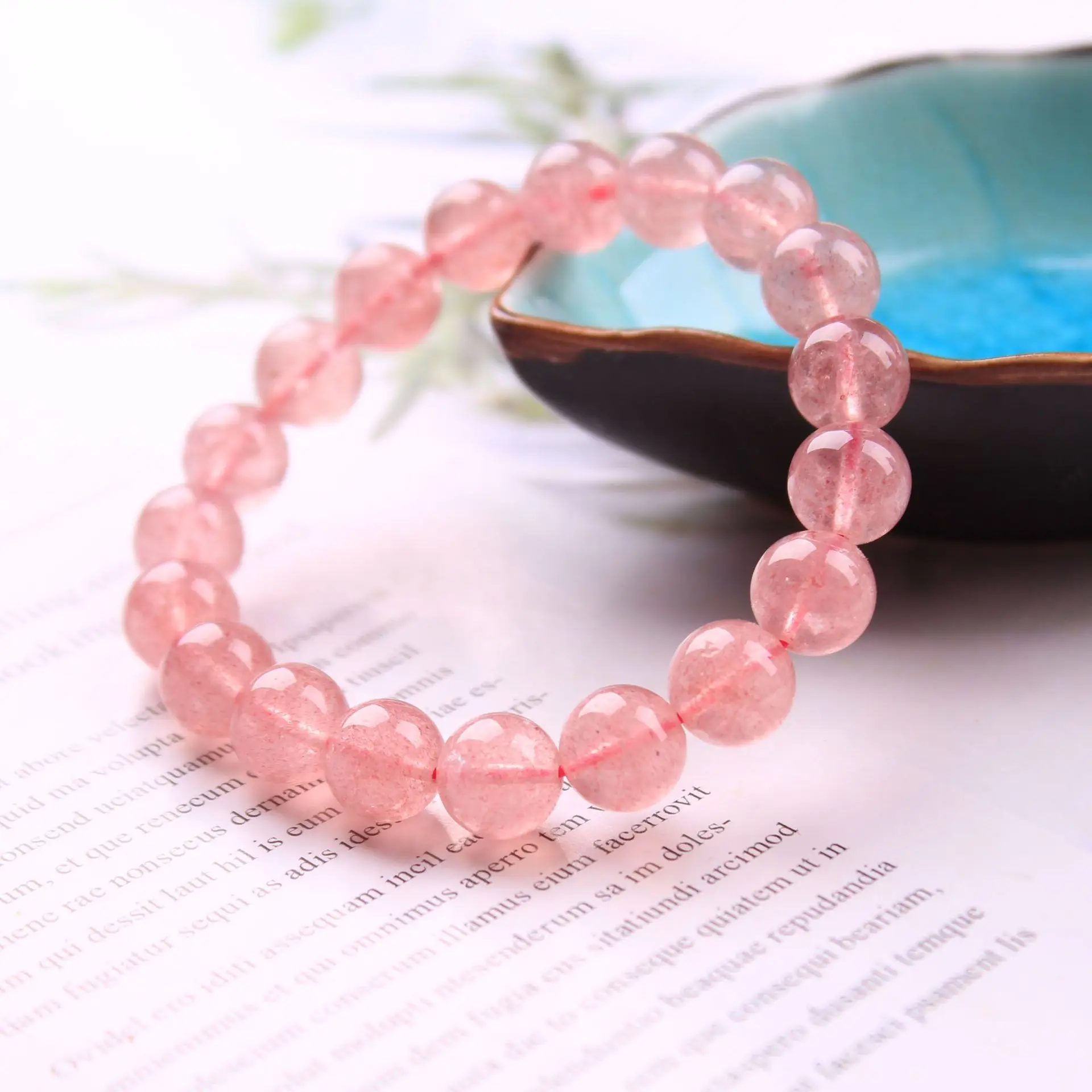 Браслет из натурального кристалла клубники подарок qixi клубничный кристалл можно