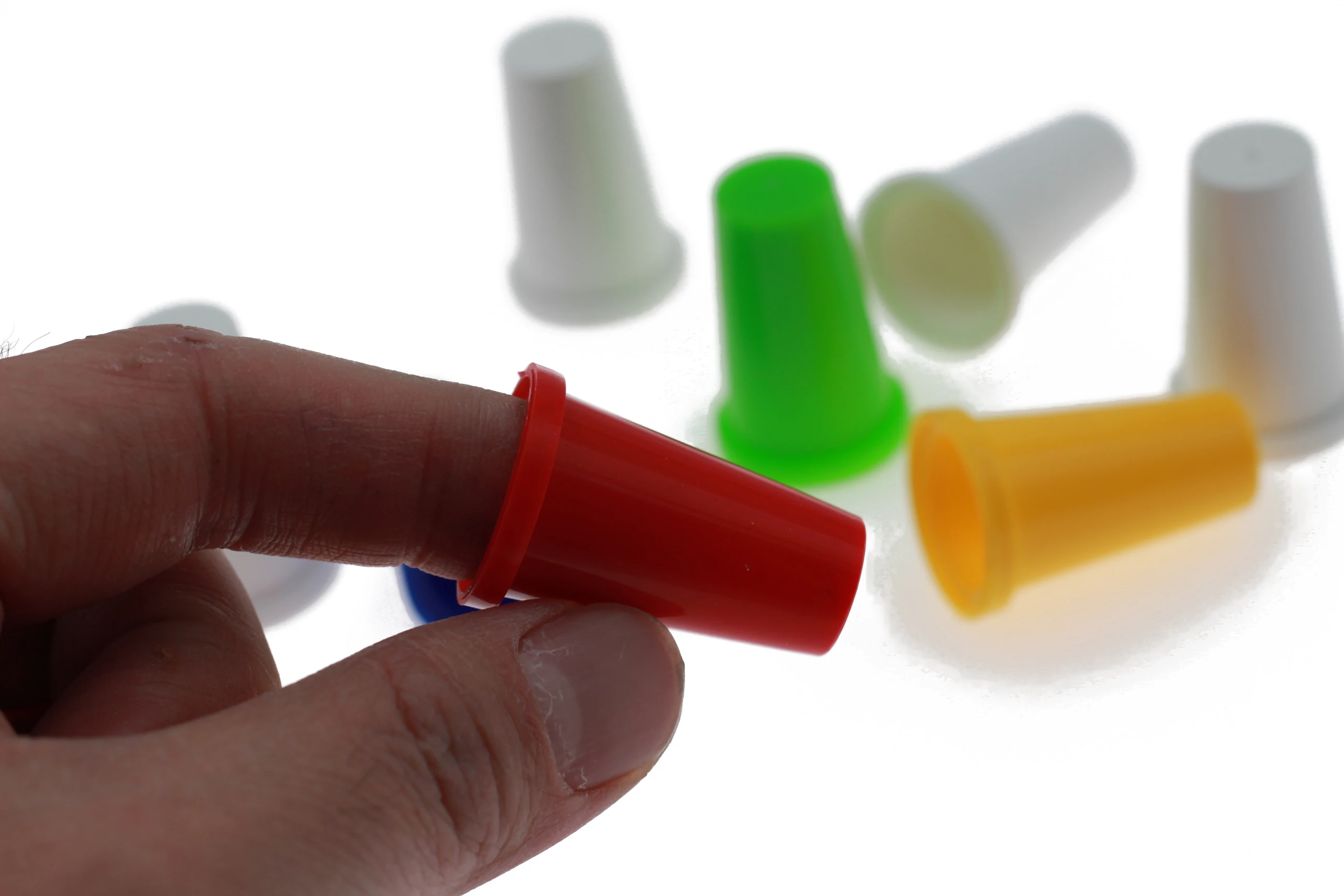 Двойной Цвет 16 Магия наперстки вложенных с двумя пальцами Кепки