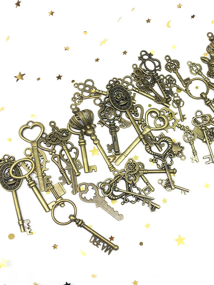 

DIY Retro Key Pendant Alloy Bronze Color Mixed Designer Accessories Wholesale Fashion Chain Necklace Bracelet Stud Earring Gifts