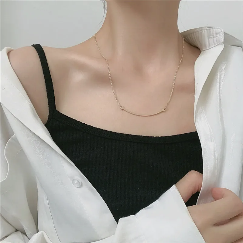 

Simple Word Smile Smiley Face Necklace Female Korean Version Of cold Wind Temperament Short Neckband Clavicle Chain