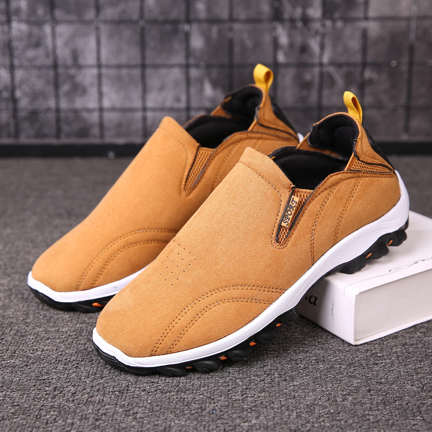 

2020 High Quality Brand Men Shoes Loafers Shoes Breathable Spring Autumn Casual Shoes Outdoor Non Slip Men Sneakers