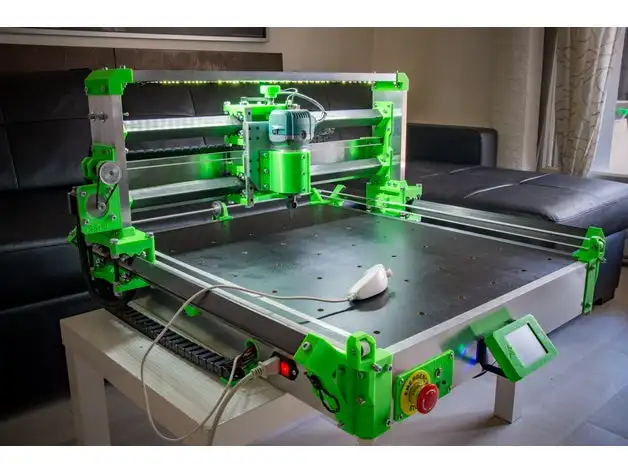 Новейшая модель Если вам понравилась эта игра есть много RS CNC32 созданный Romaker